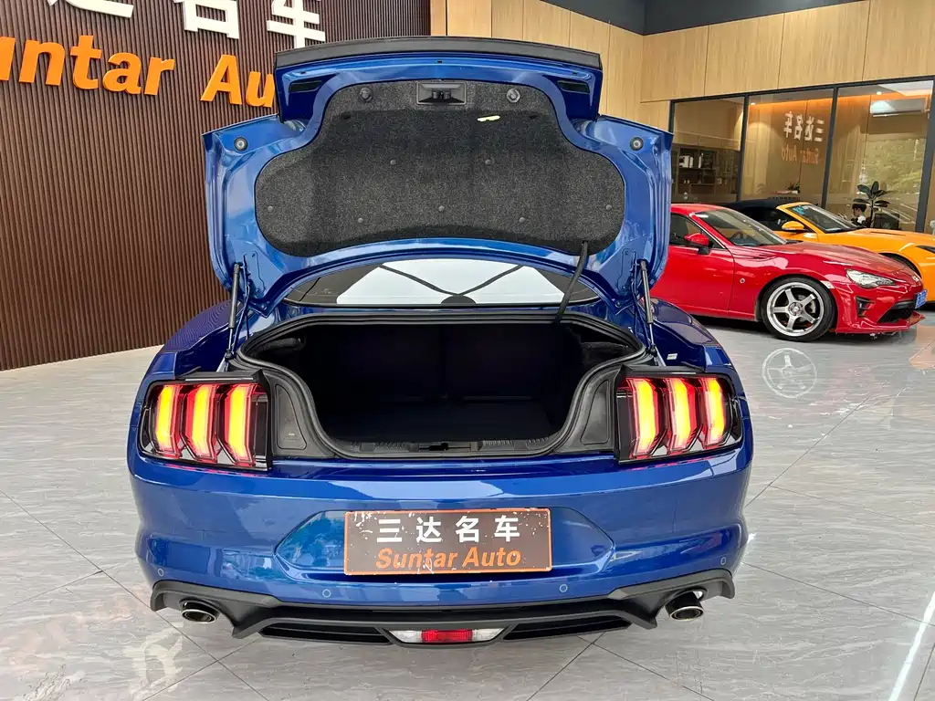 Ford Mustang 2.3T EcoBoost 2022 - thumbnail 26