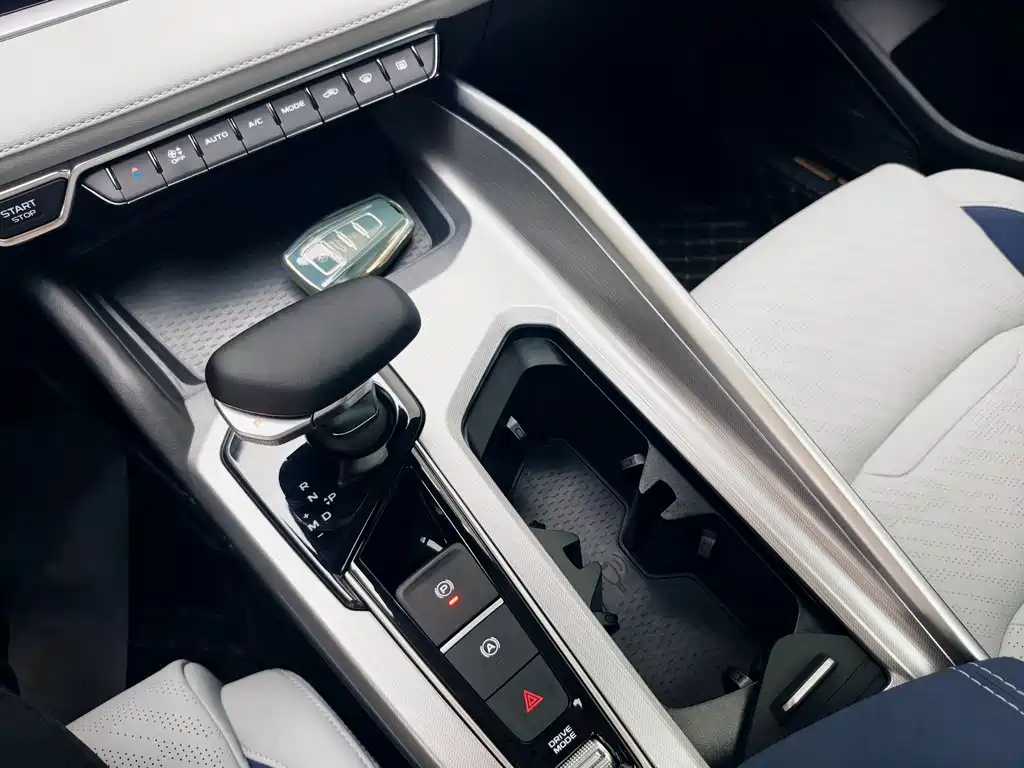 Geely Auto Geely Preface 2023 1.5TD Kunlun Edition 2023 - thumbnail 4