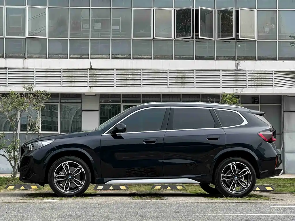 BMW BMW X1 sDrive25Li X Design Package 2026 - thumbnail 7
