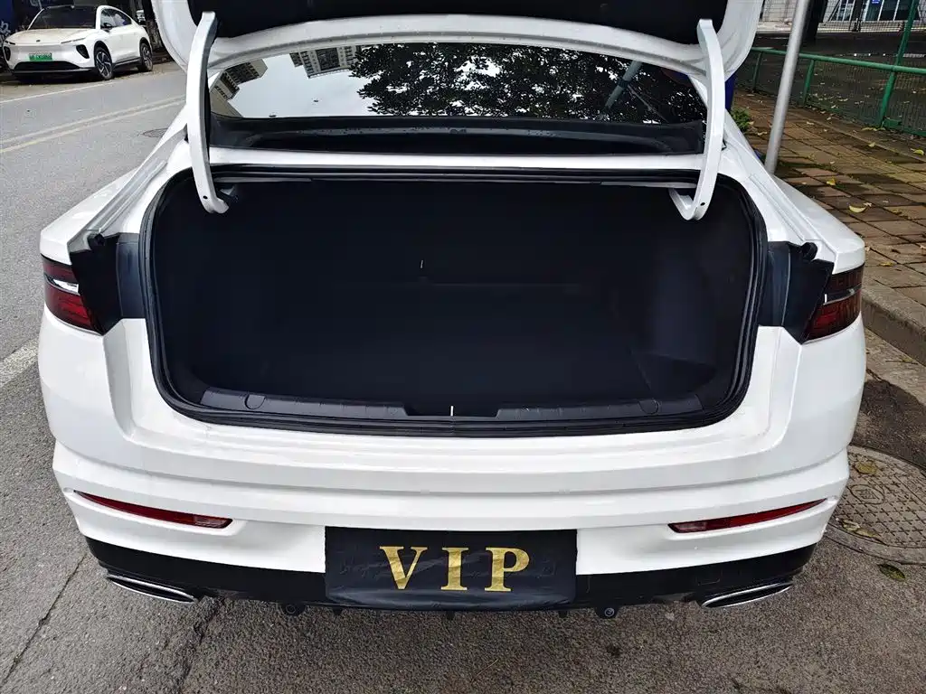 Geely Auto Geely Preface 2023 2.0TD Luxury 2022 - thumbnail 15