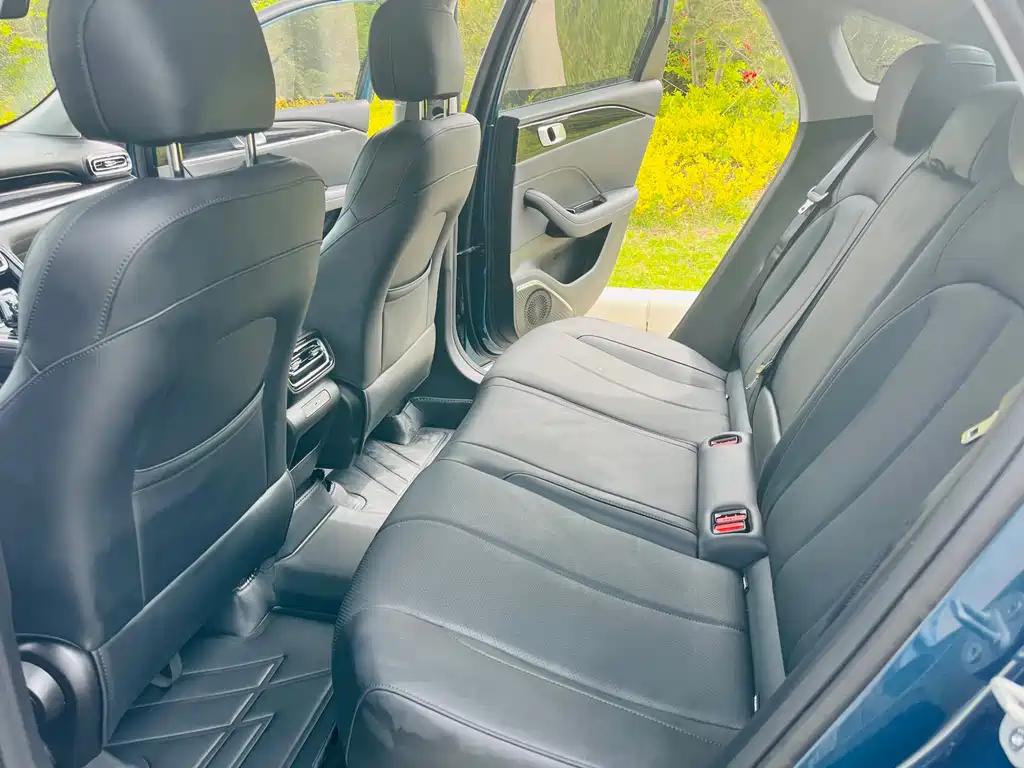 Geely Auto Geely Emgrand 2026 5th Generation 1.5T DCT Prestige 2026 - thumbnail 5