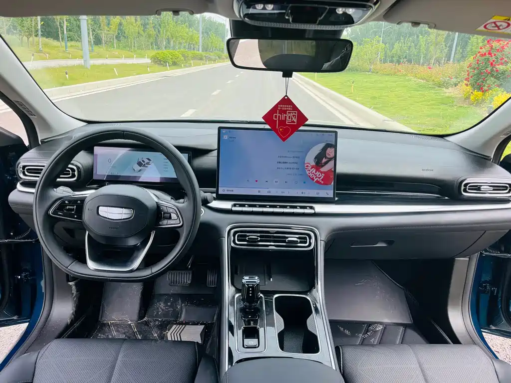 Geely Auto Geely Emgrand 2026 5th Generation 1.5T DCT Prestige 2026 - thumbnail 6