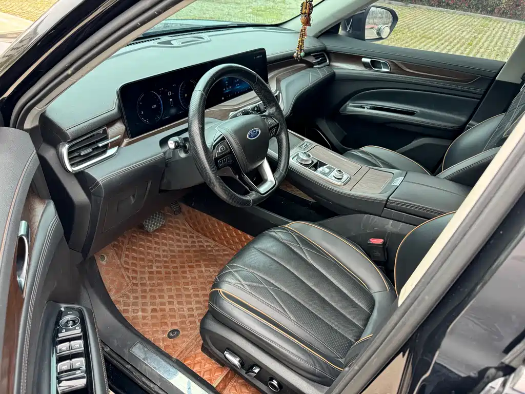 Ford Equator EcoBoost 225 Premium 7-Seater 2022 - thumbnail 3