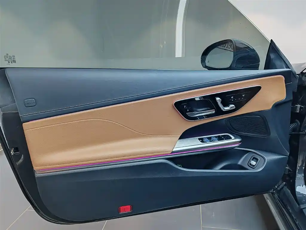 Mercedes-Benz Mercedes-Benz CLE 260 Cabriolet 2025 - thumbnail 11