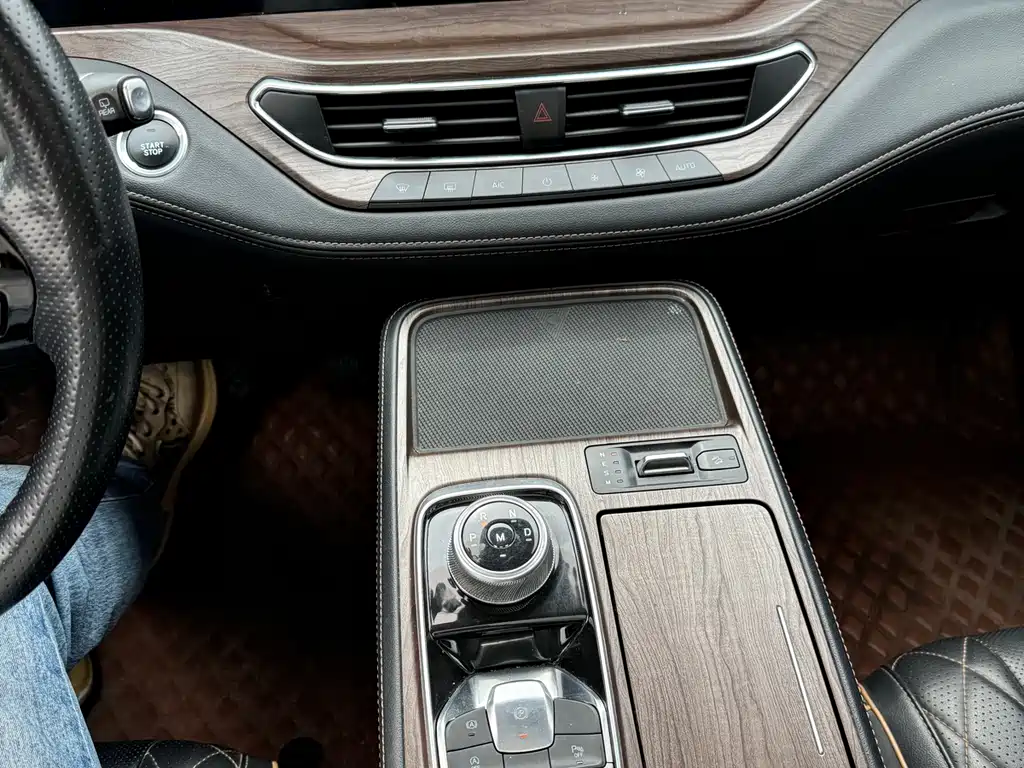 Ford Equator EcoBoost 225 Premium 7-Seater 2022 - thumbnail 10
