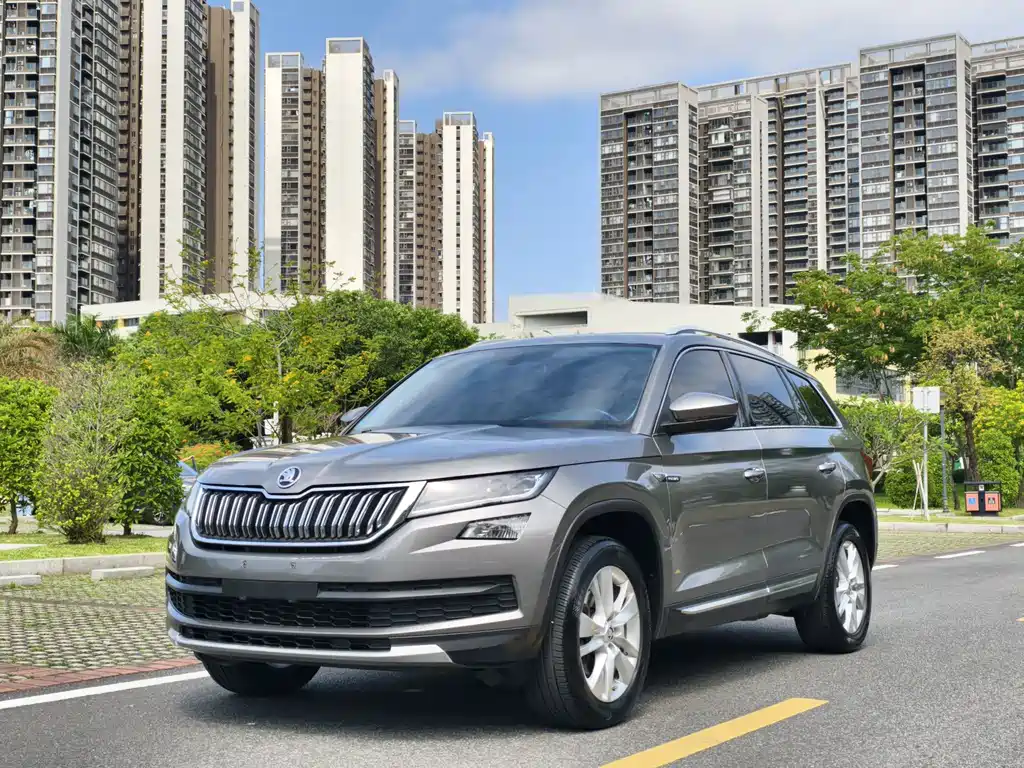 Skoda Skoda Kodiaq 2018 TSI330 5-Seater 2WD Luxury Edition 2018 - thumbnail 2