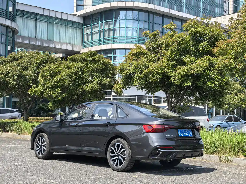 Jetta Jetta VA7 2025 1.4T Automatic First-Come-First-Served Edition 2025 - thumbnail 3