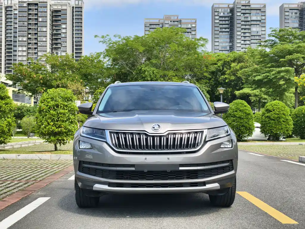 Skoda Skoda Kodiaq 2018 TSI330 5-Seater 2WD Luxury Edition 2018 - thumbnail 3