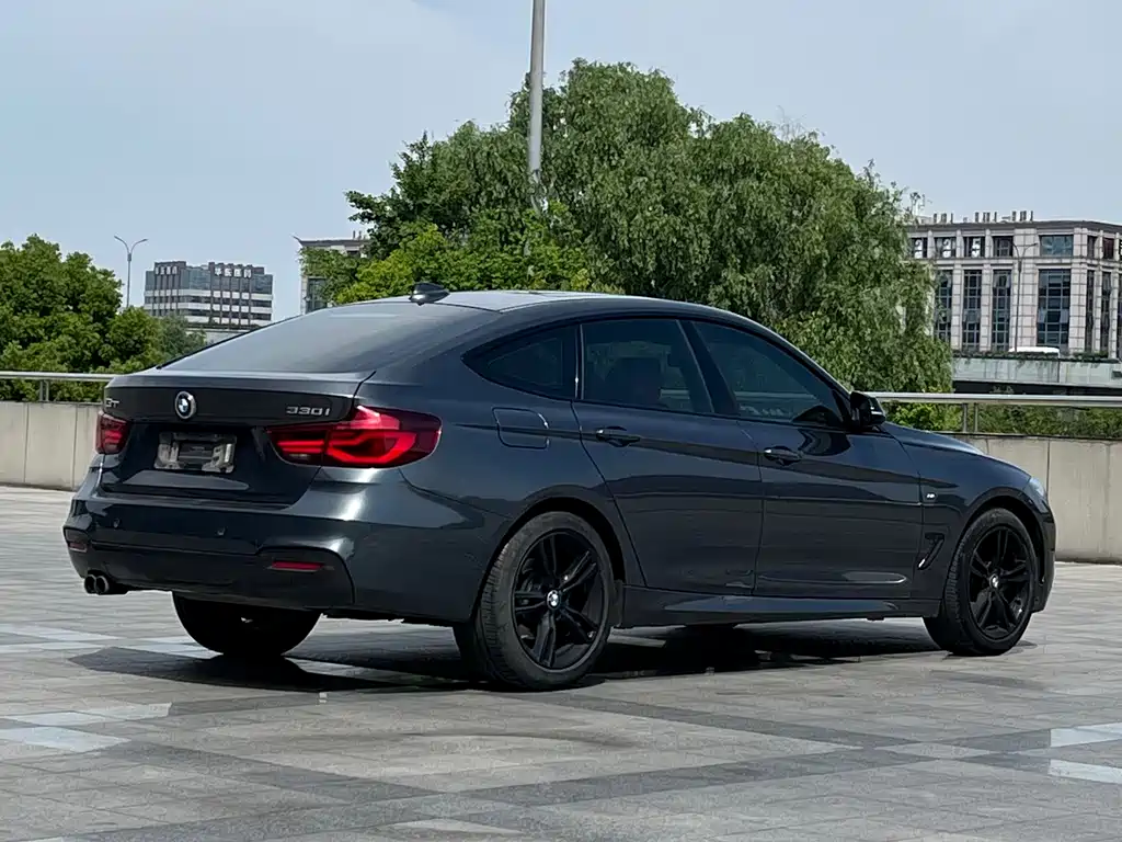 BMW BMW 3 Series GT 2019 320i M Sport Night Edition 2019 - thumbnail 4