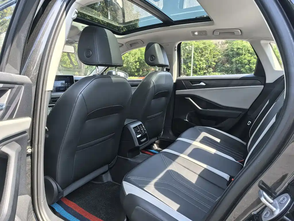 Jetta Jetta VA7 2025 1.4T Automatic First-Come-First-Served Edition 2025 - thumbnail 8