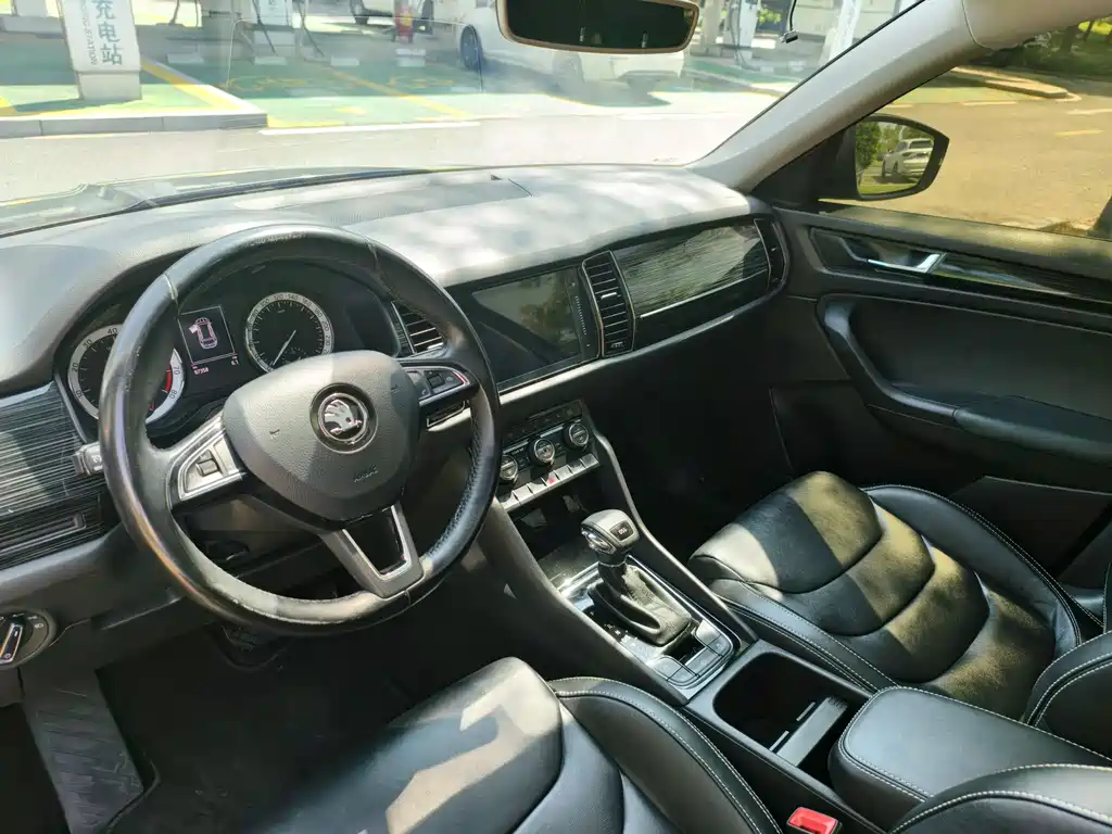 Skoda Skoda Kodiaq 2018 TSI330 5-Seater 2WD Luxury Edition 2018 - thumbnail 13