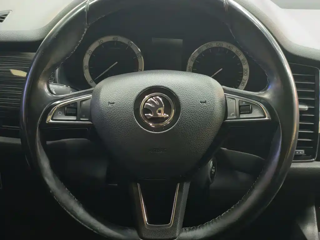 Skoda Skoda Kodiaq 2018 TSI330 5-Seater 2WD Luxury Edition 2018 - thumbnail 18