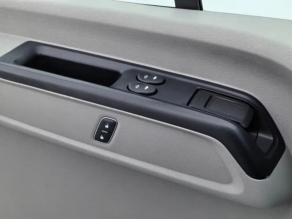 JMC E-Fushun 2025 Blind Window Edition 41.86kWh Short Wheelbase Low Roof 3.0 Ton 2025 - thumbnail 17
