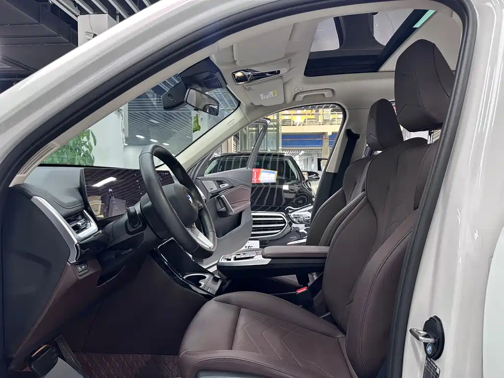 BMW BMW X1 sDrive25Li X Design Package 2023 - thumbnail 4