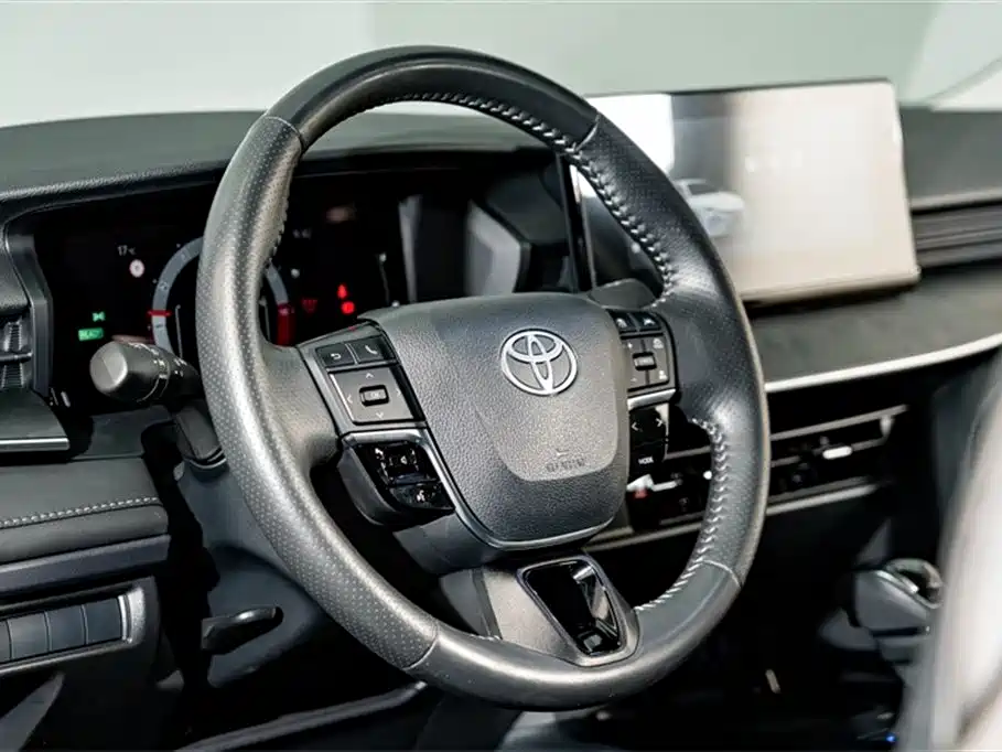 Toyota Camry 2026 Hybrid 2.0 HSE Sport Lite Edition 2025 - thumbnail 11