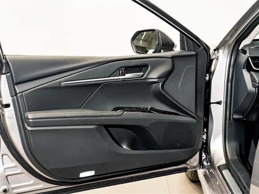 Toyota Camry 2026 Hybrid 2.0 HSE Sport Lite Edition 2025 - thumbnail 17