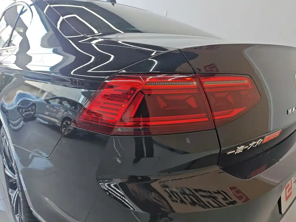 Volkswagen Magotan 2021 330TSI DSG 30th Anniversary Edition 2022 - thumbnail 23