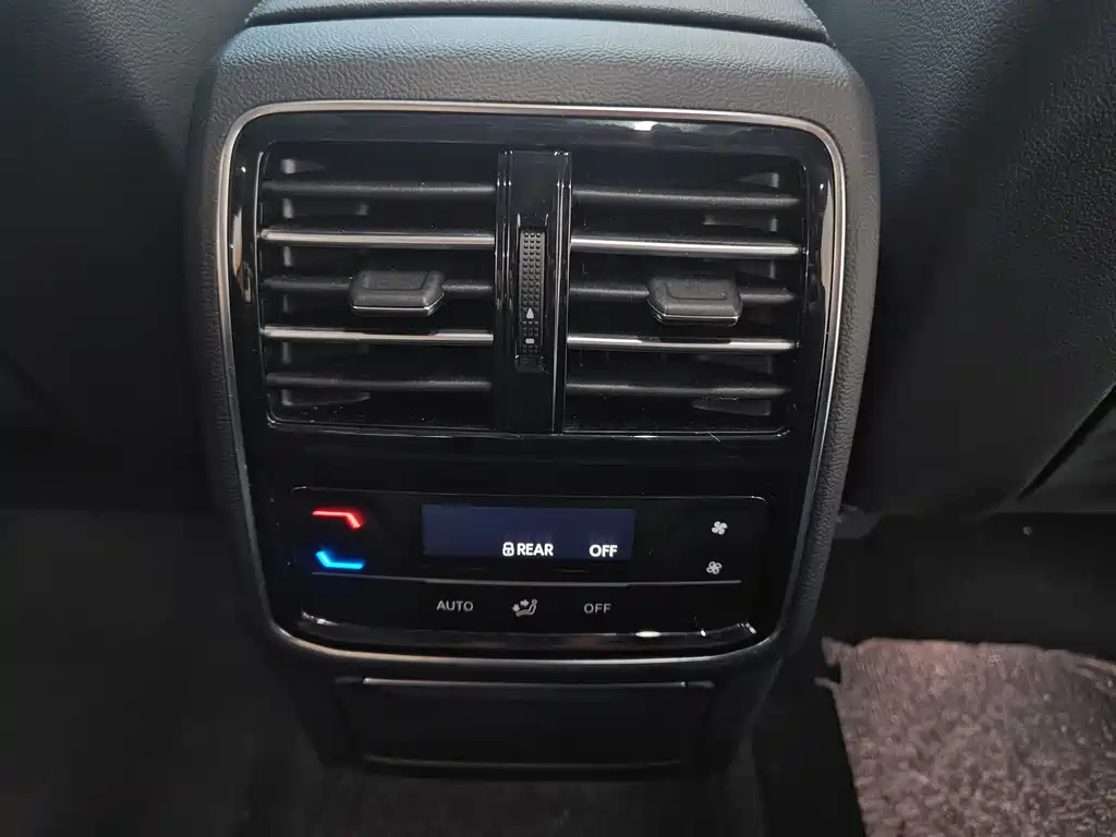 Volkswagen Magotan 2021 330TSI DSG 30th Anniversary Edition 2022 - thumbnail 25