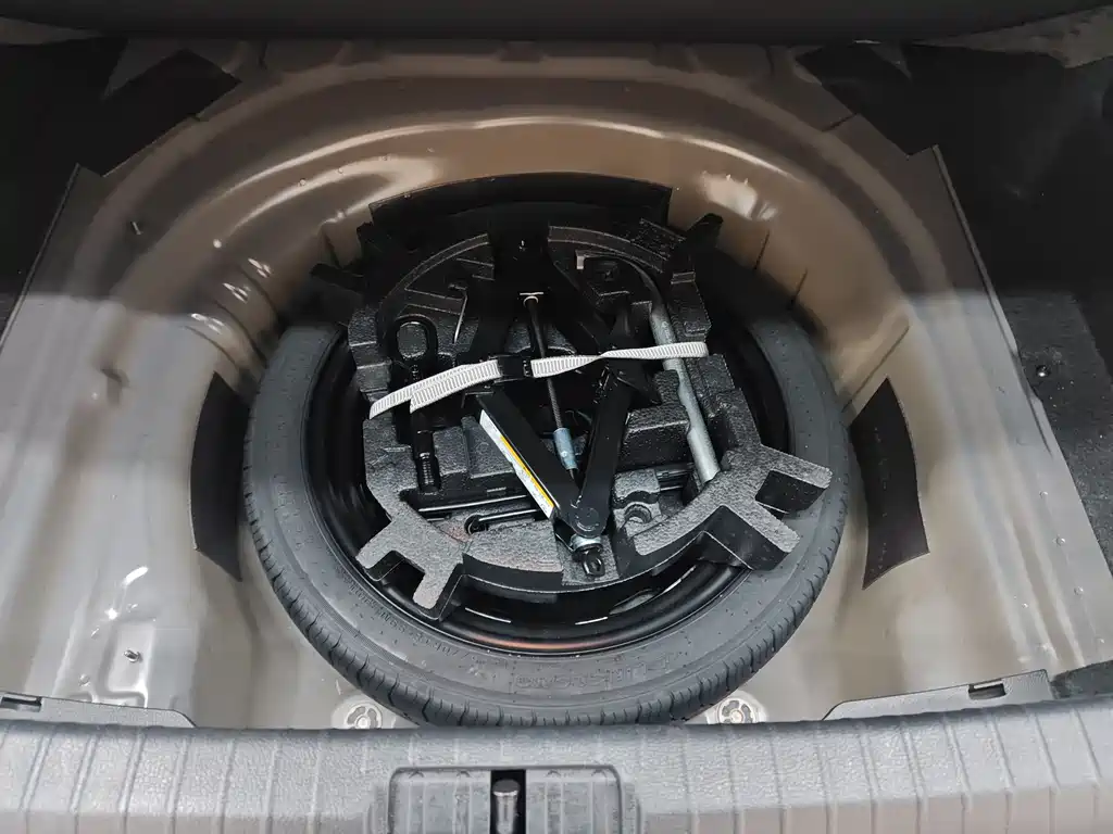 Volkswagen Magotan 2021 330TSI DSG 30th Anniversary Edition 2022 - thumbnail 28