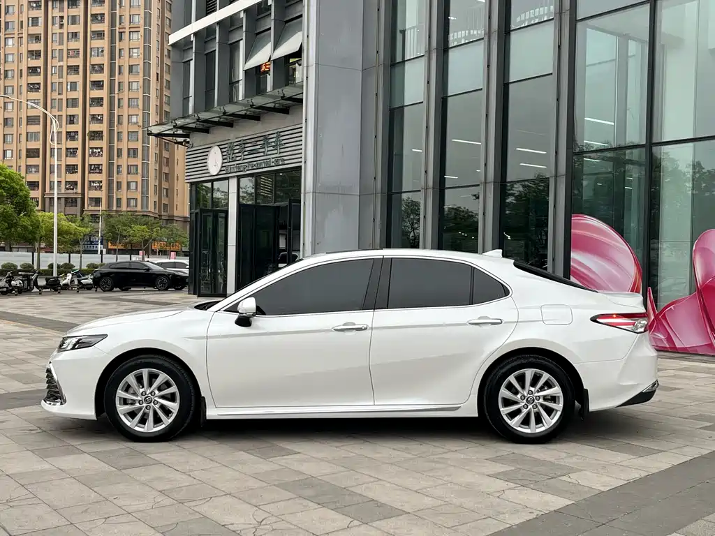 Toyota Toyota Camry 2023 2.0G Luxury Edition 2023 - thumbnail 4