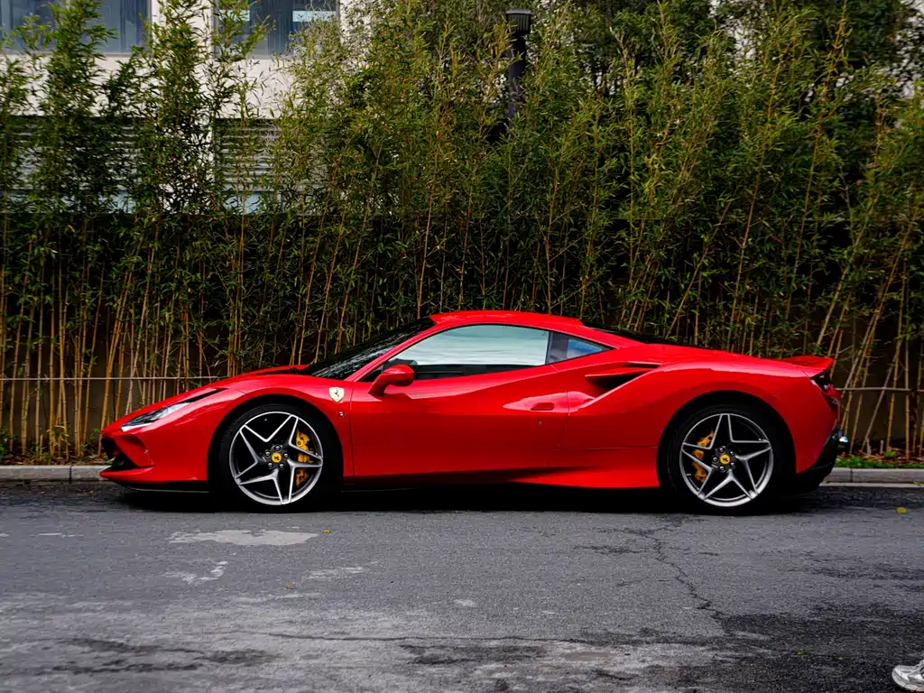 Ferrari Ferrari F8 Tributo 2021 - thumbnail 4