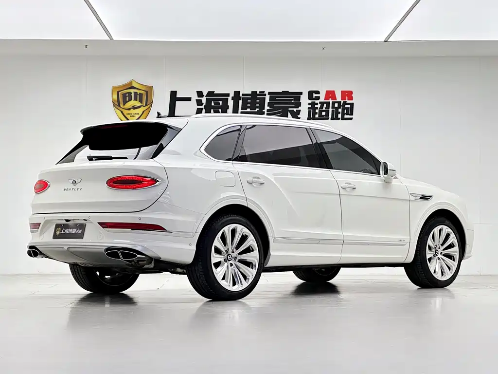 Bentley Bentley Bentayga 2023 4.0T V8 Long Wheelbase Azure Edition 2023 - thumbnail 4