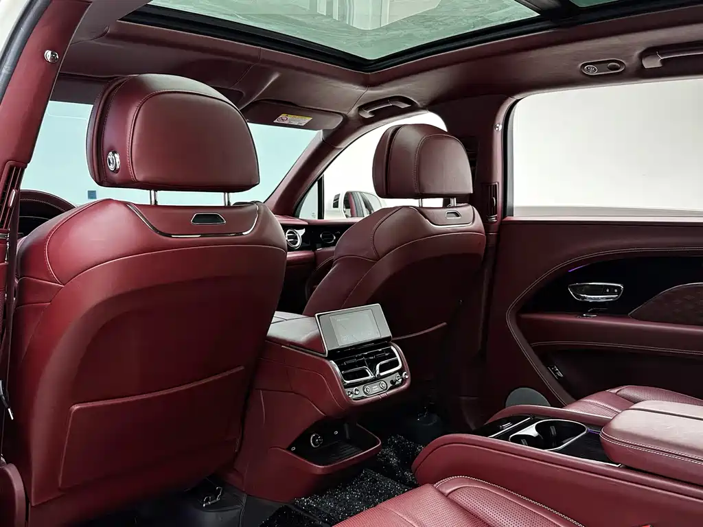 Bentley Bentley Bentayga 2023 4.0T V8 Long Wheelbase Azure Edition 2023 - thumbnail 13