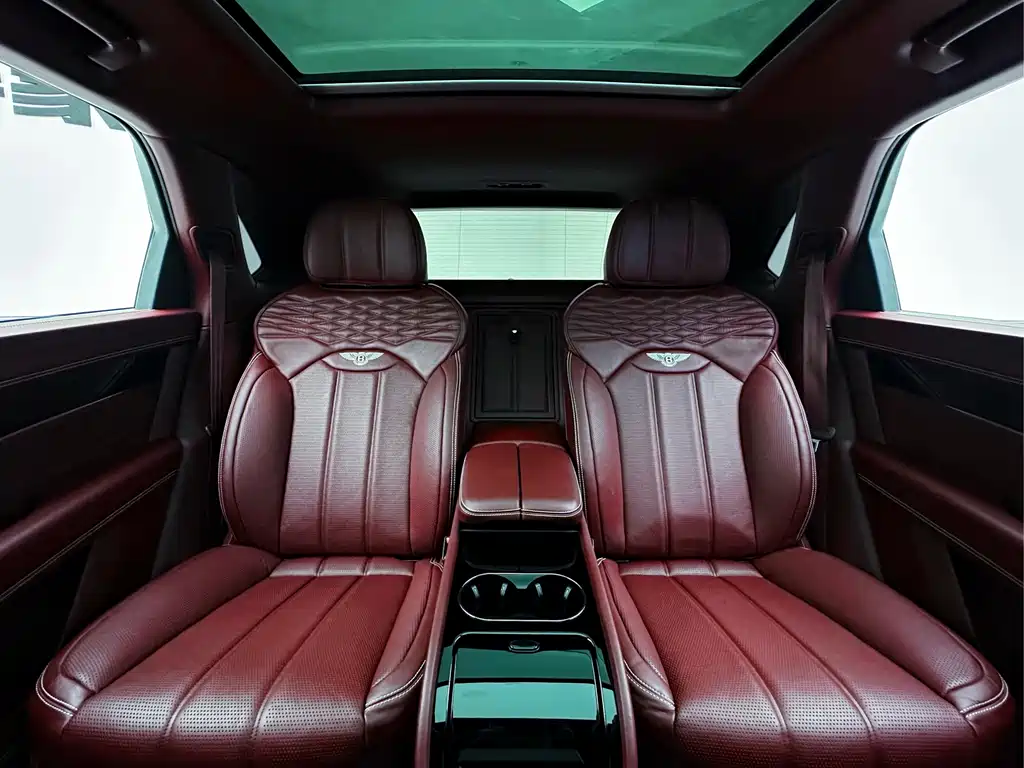 Bentley Bentley Bentayga 2023 4.0T V8 Long Wheelbase Azure Edition 2023 - thumbnail 17