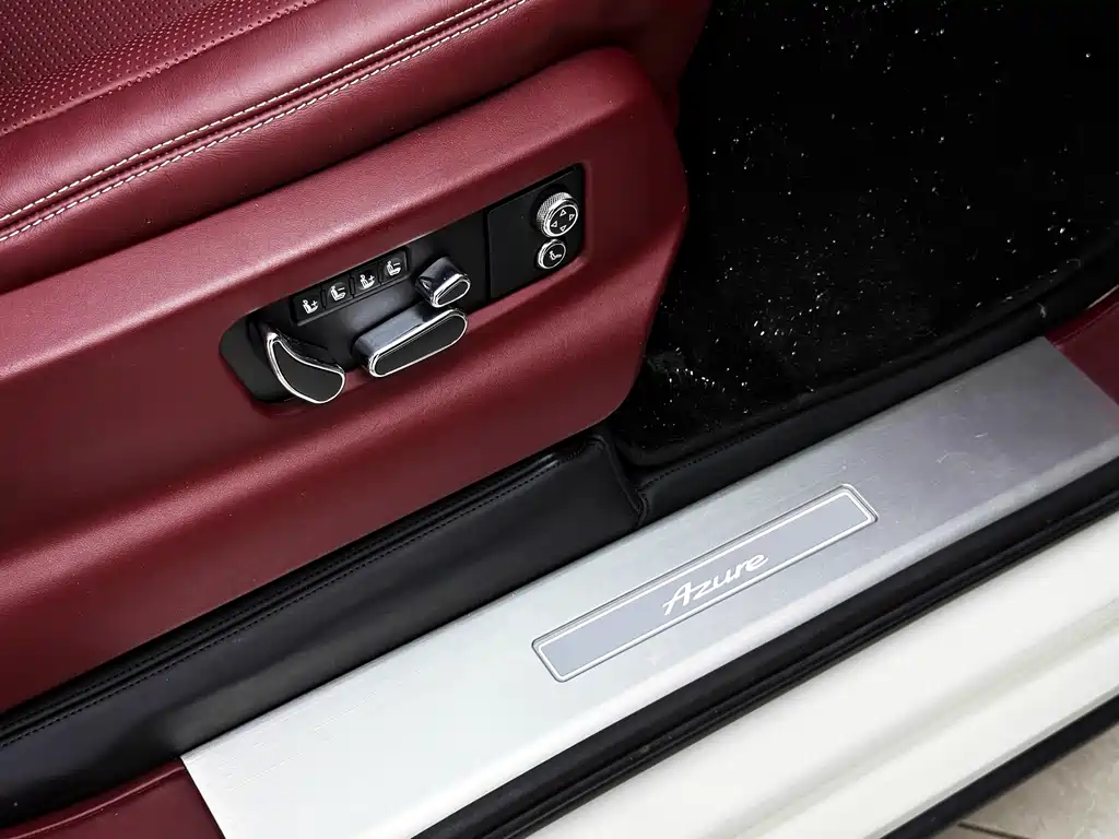 Bentley Bentley Bentayga 2023 4.0T V8 Long Wheelbase Azure Edition 2023 - thumbnail 20