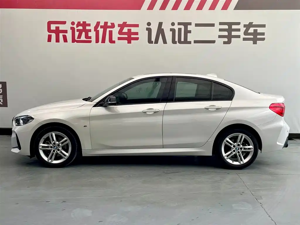 BMW BMW 1 Series 2021 120i M Sport Night Edition 2022 - thumbnail 2