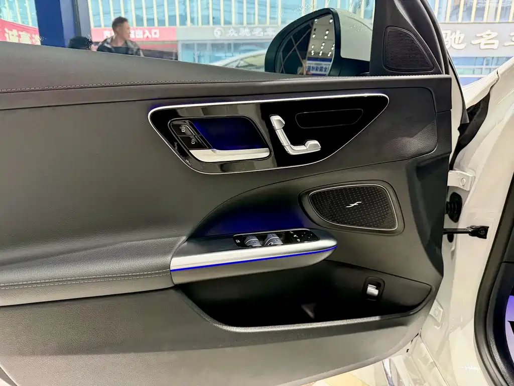 Mercedes-Benz Mercedes-Benz C-Class 2023 C 260 L Sport Edition 2023 - thumbnail 6