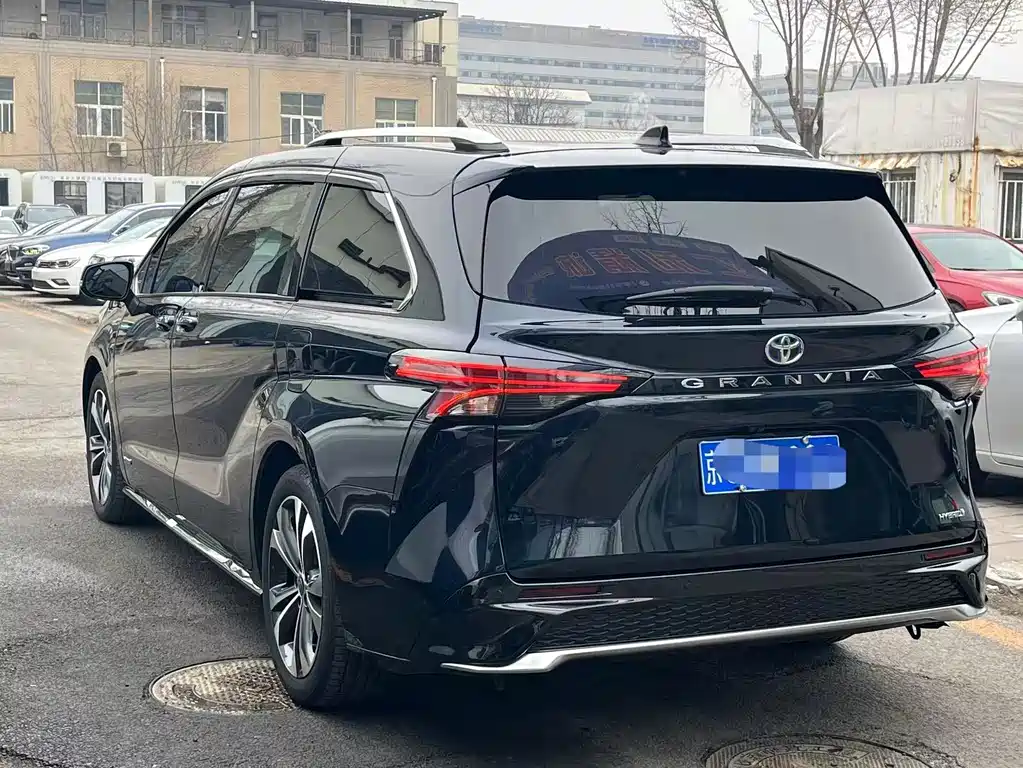 Toyota Toyota Granvia 2022 2.5L Hybrid Flagship Edition 2023 - thumbnail 7