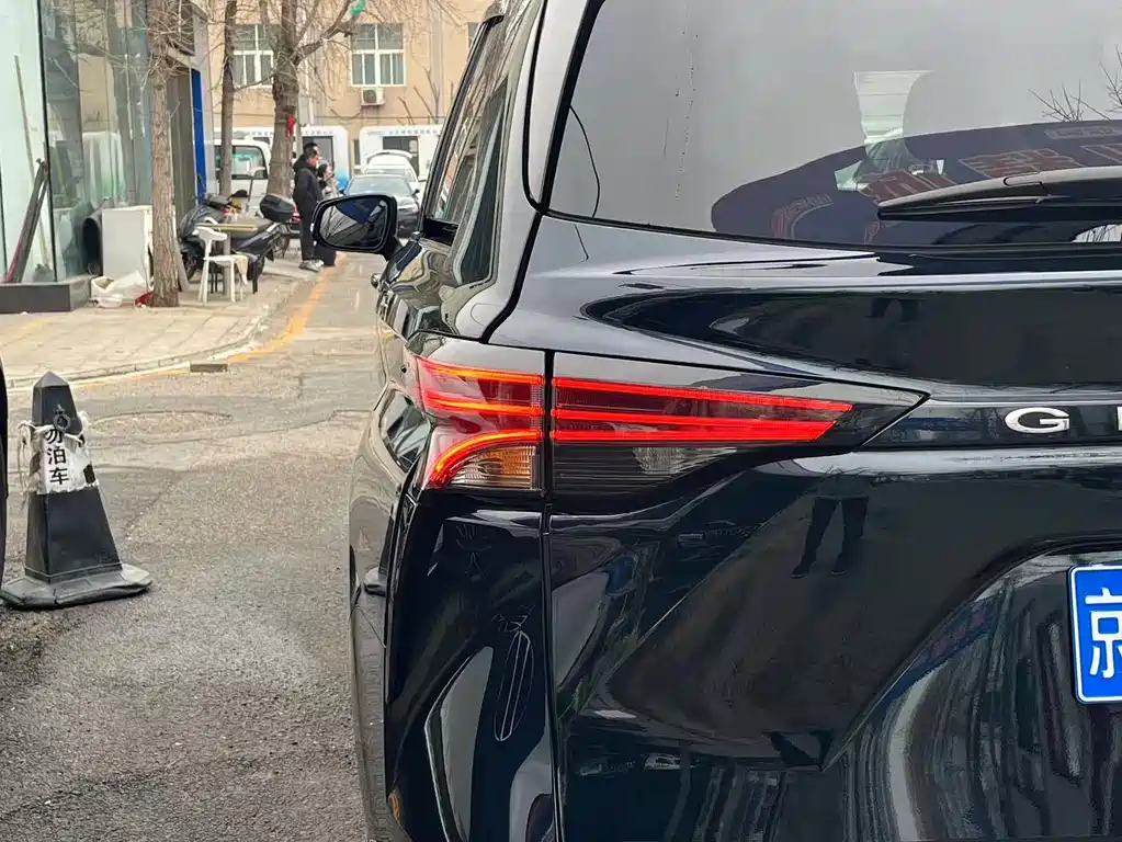 Toyota Toyota Granvia 2022 2.5L Hybrid Flagship Edition 2023 - thumbnail 8