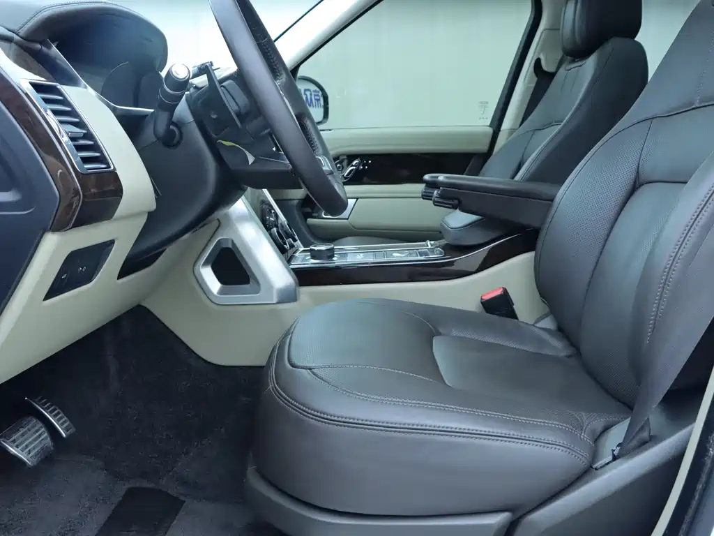 Land Rover Range Rover 2021 3.0 L6 Heritage Edition 2021 - thumbnail 5