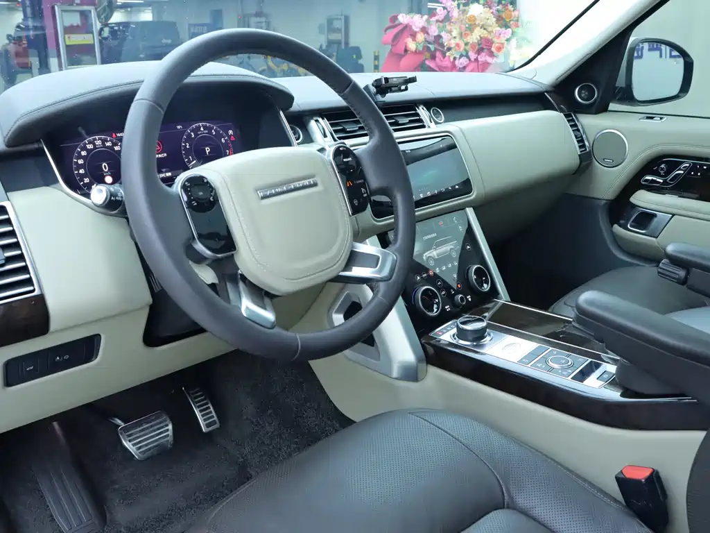 Land Rover Range Rover 2021 3.0 L6 Heritage Edition 2021 - thumbnail 6