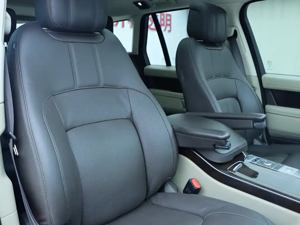 Land Rover Range Rover 2021 3.0 L6 Heritage Edition 2021 - thumbnail 9