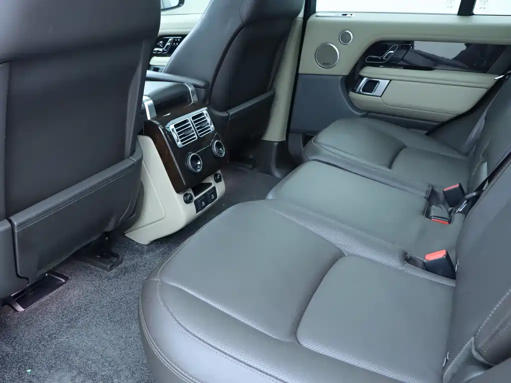 Land Rover Range Rover 2021 3.0 L6 Heritage Edition 2021 - thumbnail 11