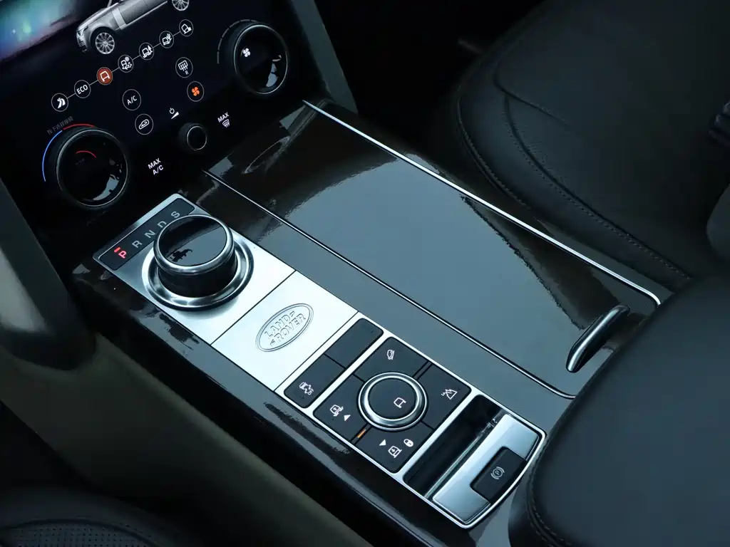 Land Rover Range Rover 2021 3.0 L6 Heritage Edition 2021 - thumbnail 13
