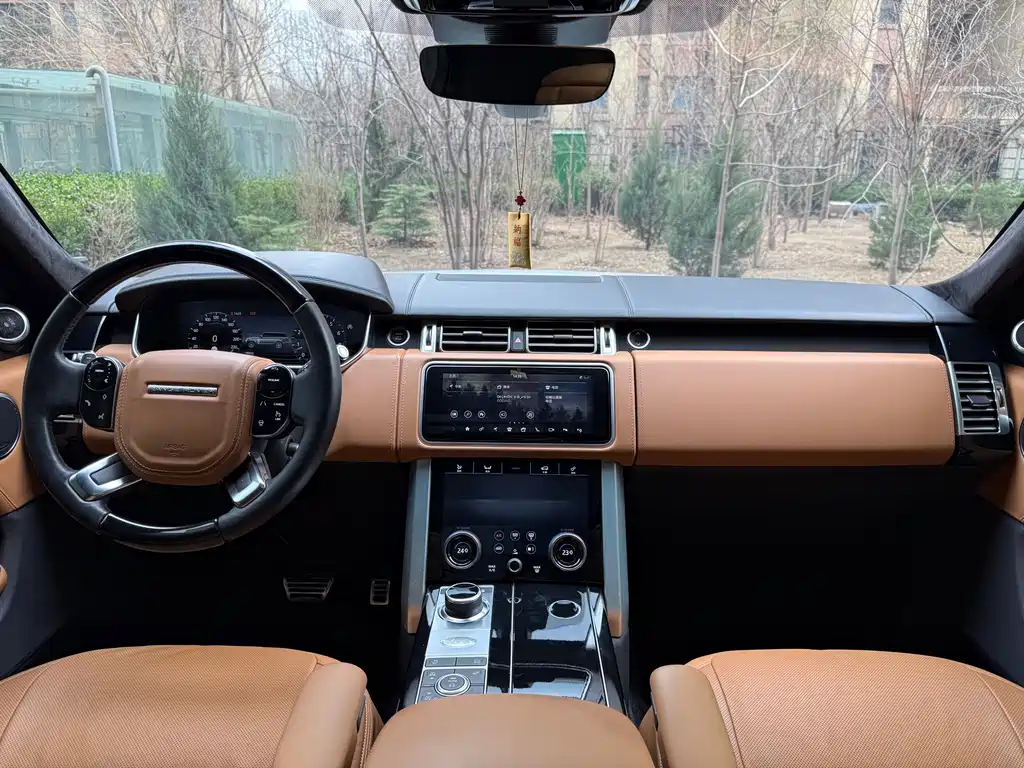 Land Rover Range Rover 2022 3.0L L6 400PS Autobiography LWB 2022 - thumbnail 12