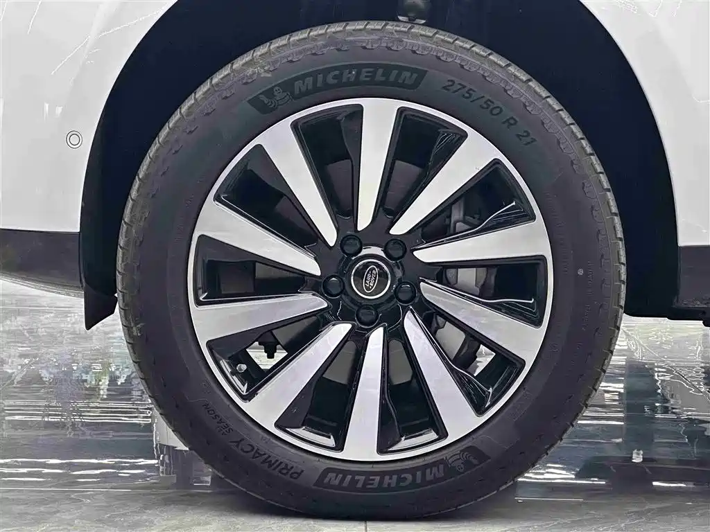 Land Rover Range Rover 2025 3.0 L6 400PS Extended Wheelbase Vogue Edition 2025 - thumbnail 4