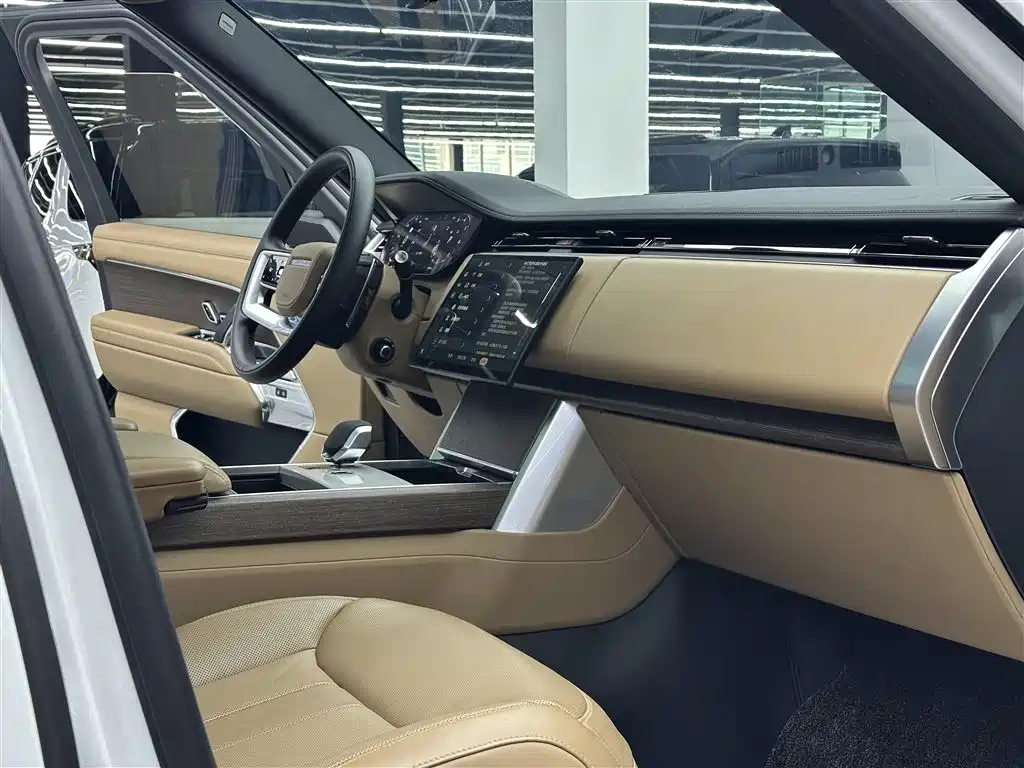Land Rover Range Rover 2025 3.0 L6 400PS Extended Wheelbase Vogue Edition 2025 - thumbnail 8