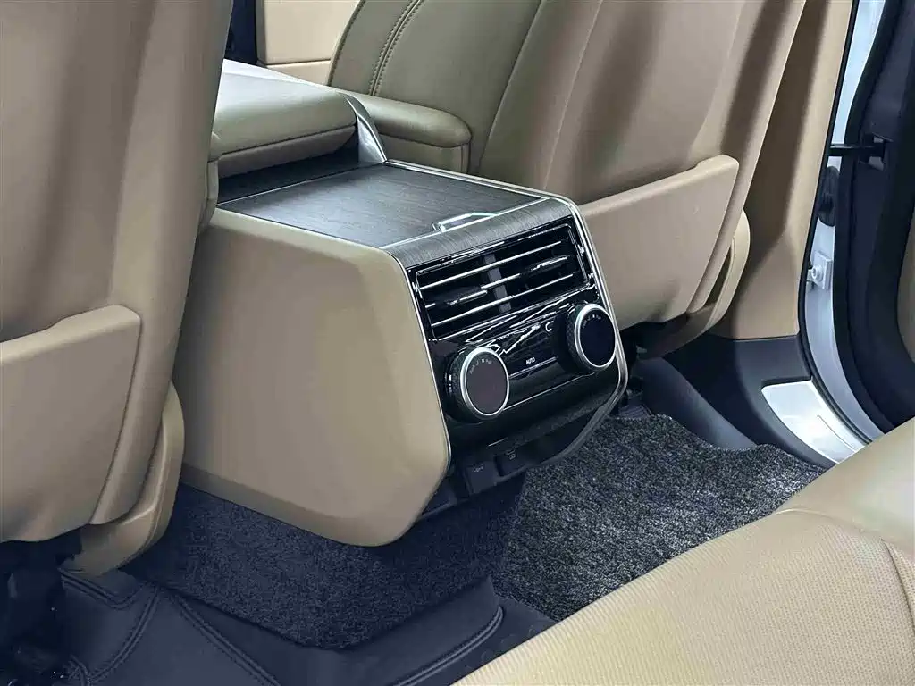 Land Rover Range Rover 2025 3.0 L6 400PS Extended Wheelbase Vogue Edition 2025 - thumbnail 12
