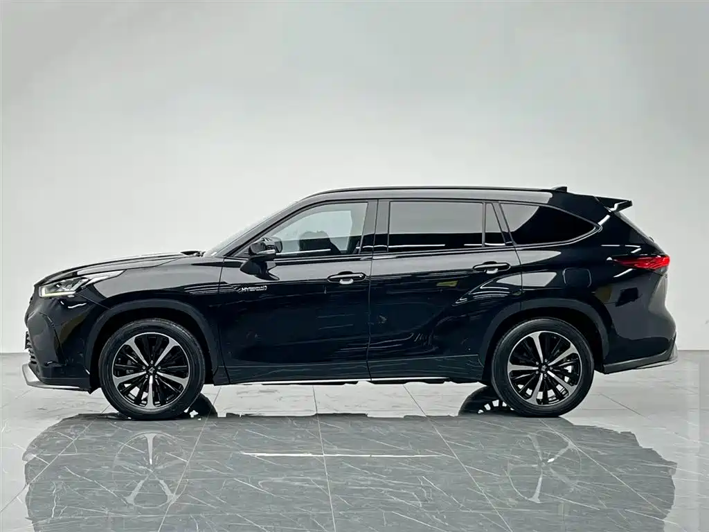 Toyota Toyota Crown Kluger 2022 2.5L HEV AWD Premium Edition 2022 - thumbnail 3