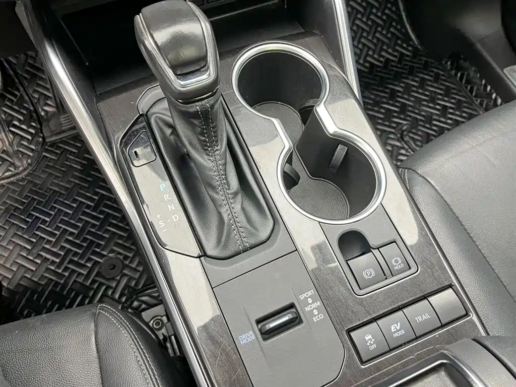 Toyota Toyota Crown Kluger 2022 2.5L HEV AWD Premium Edition 2022 - thumbnail 19