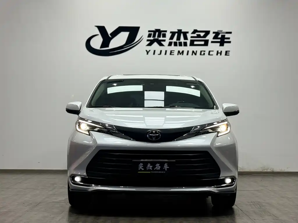 Toyota Sienna 2024 2.5L Hybrid Comfort Edition 2025 - thumbnail 2