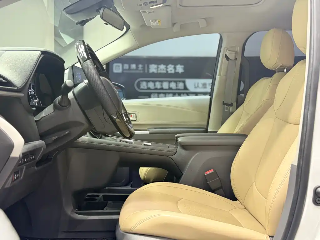 Toyota Sienna 2024 2.5L Hybrid Comfort Edition 2025 - thumbnail 4