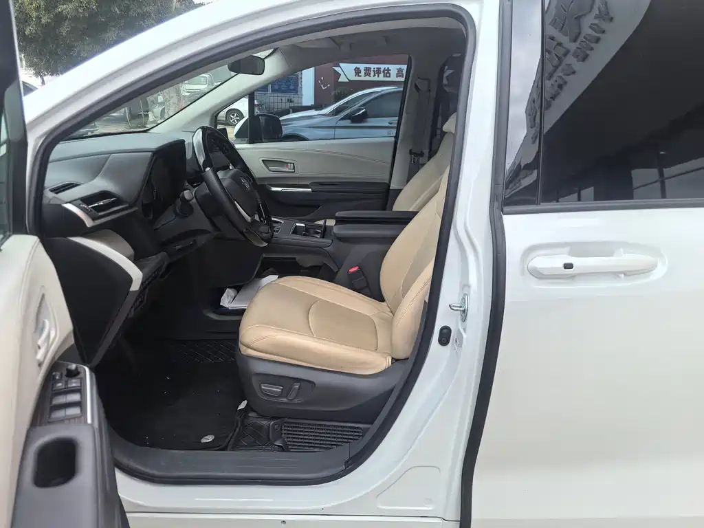 Toyota Sienna 2024 2.5L Hybrid Comfort Edition 2025 - thumbnail 11