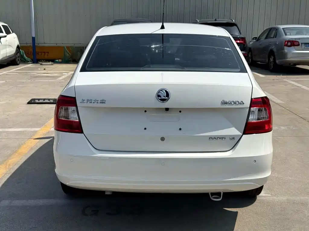 Skoda Skoda Rapid 2013 1.6L Automatic Select 2014 - thumbnail 5