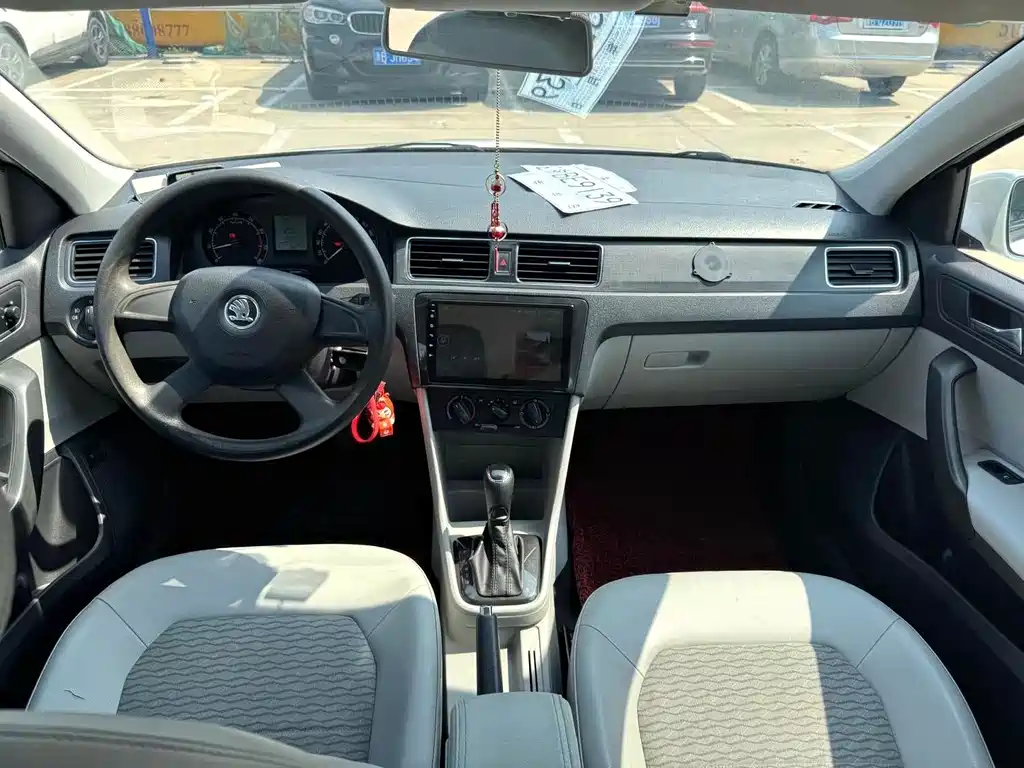 Skoda Skoda Rapid 2013 1.6L Automatic Select 2014 - thumbnail 8