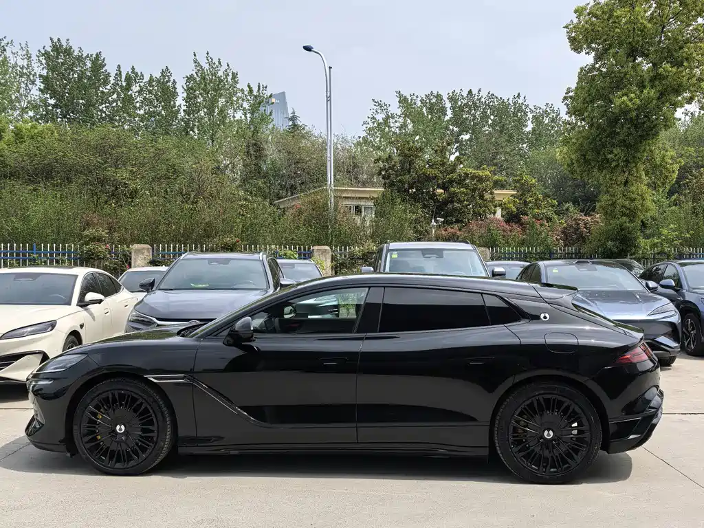 Denza Denza Z9GT 1100 AWD Ultra 2025 - thumbnail 3